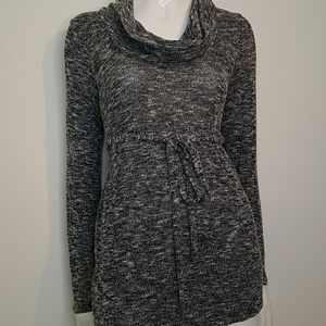 LAST CHANCE Oh Baby by Motherhood grayblack shirt